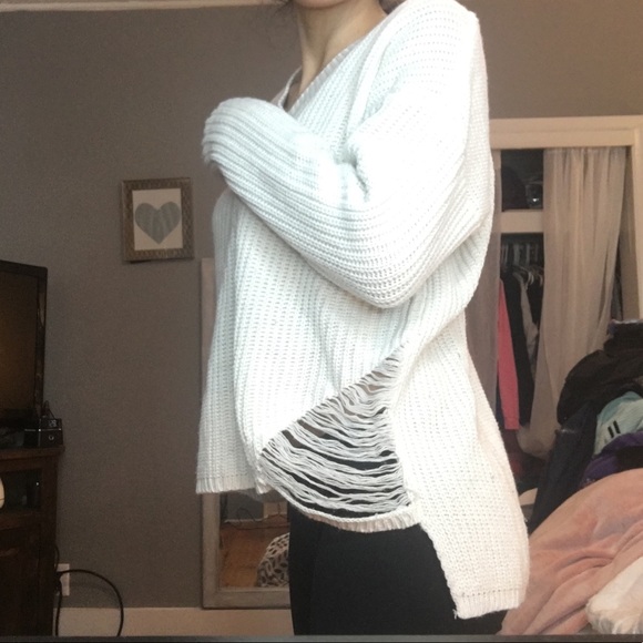 V neck knitted sweater - Picture 2 of 3